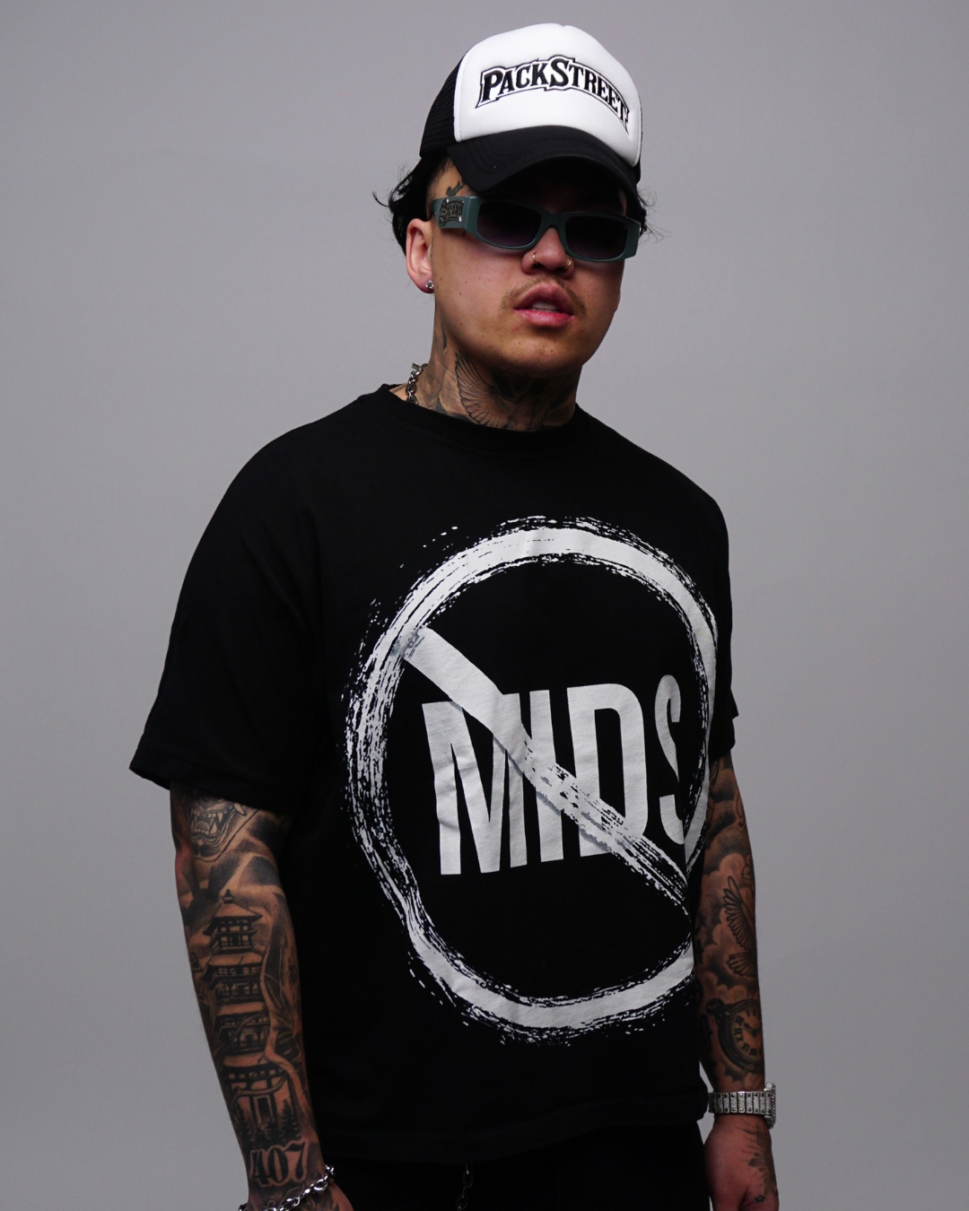 NO MIDS - Cropped tee